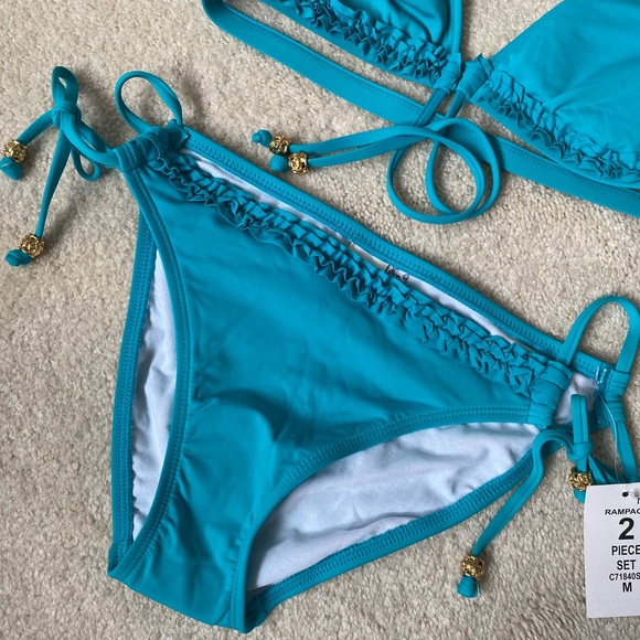 **BRAND NEW BIKINI** - Picture 3 of 6